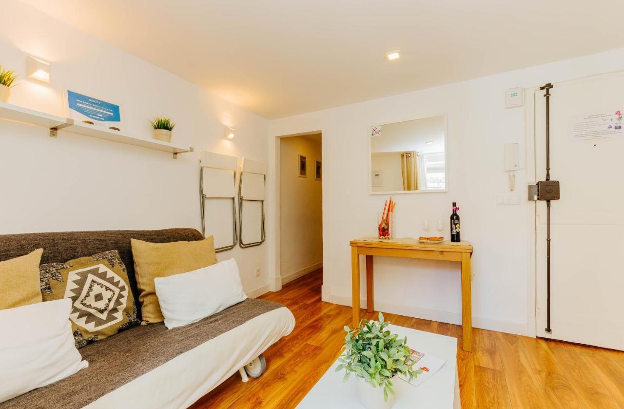 Rent4Rest Bairro Alto Charming 1Bd Apartment Lisboa Exteriör bild