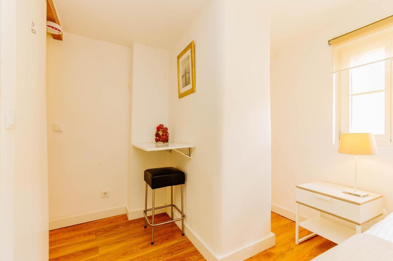 Rent4Rest Bairro Alto Charming 1Bd Apartment Lisboa Exteriör bild