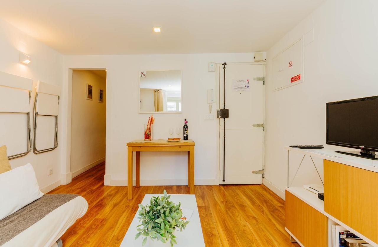 Rent4Rest Bairro Alto Charming 1Bd Apartment Lisboa Exteriör bild